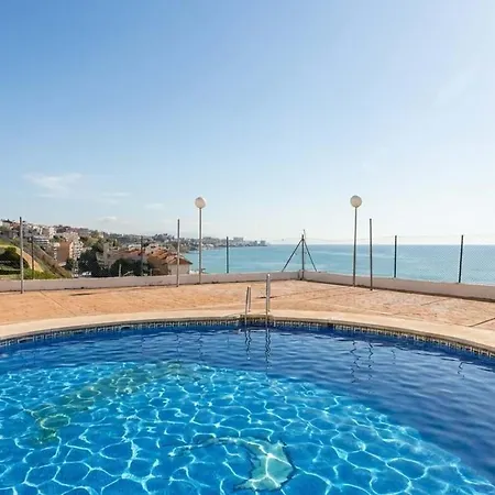Sea & Sky Penthouse דירה